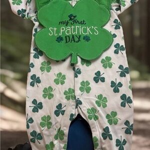 Koala Kids Green and White Shamrock Footie Pajamas NWT